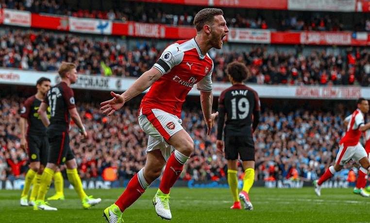 西亚卡姆连续三场比赛得分超过败北，阿森纳不断突破！上演精彩一战的简单介绍