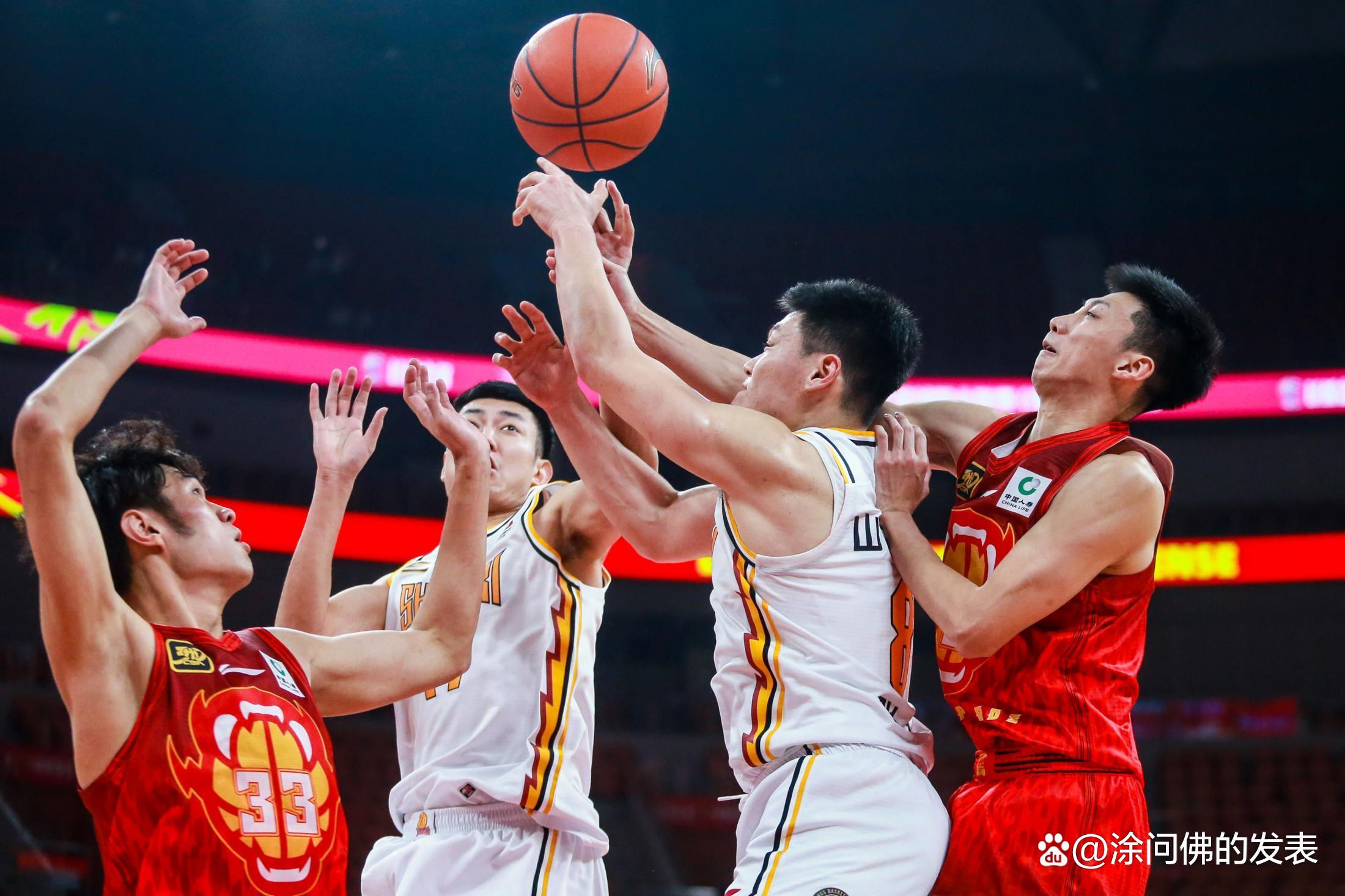 关于社区盾今晚再迎强敌；广厦男篮篮板制胜；主帅态度：质疑声仍在；阵容厚度经受考验的信息