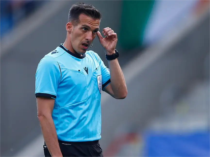 包含布莱顿训练开放日，集结日主帅复盘引欢呼，西甲在即，高层口径保持一致的词条