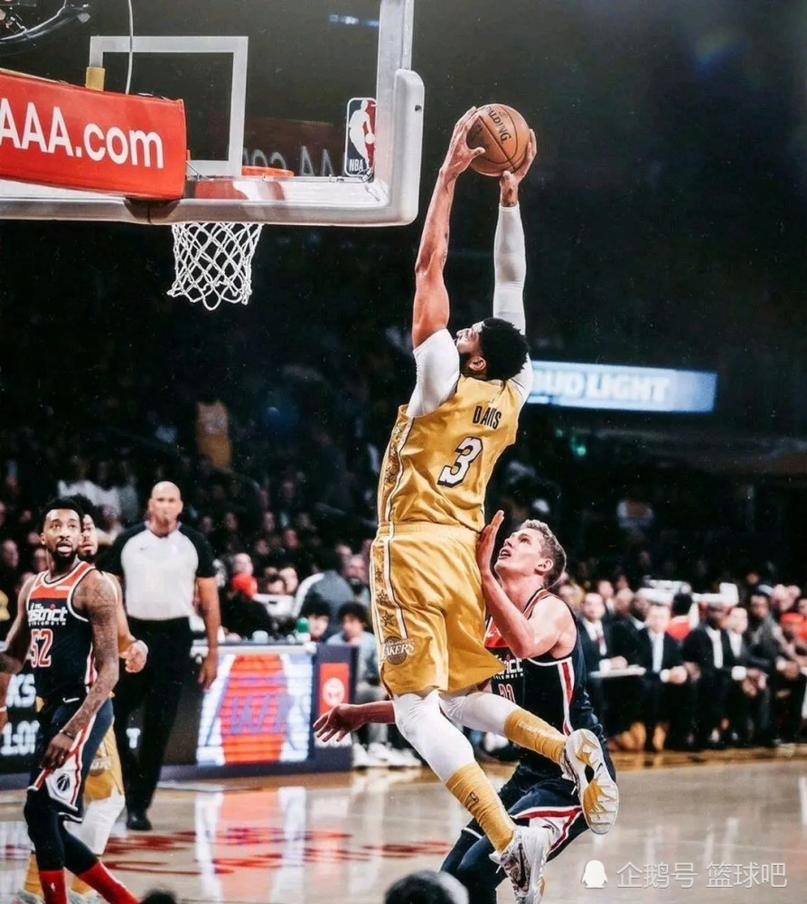  nba重磅交易哈登加盟76人 